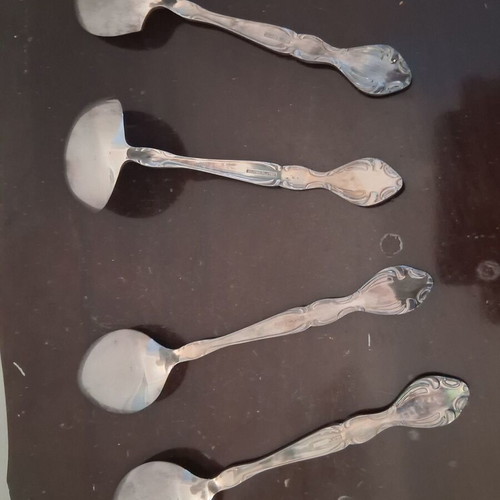 Silver-plated spoon set like new, 4 pieces with common design