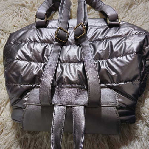 Shoulder bag with iridescent metallic color like new