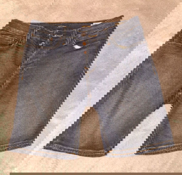 Κοντές τζιν βερμούδες Jack and Jones μέγεθος Μ