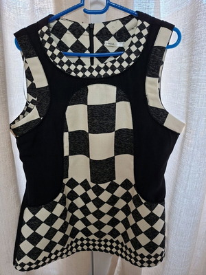 Lavand Sleeveless Black and White Blouse Size Large Like New