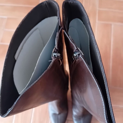 Leather women's boots size 39 brown like new, 9 cm heel