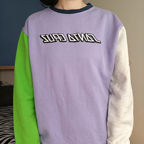 Santa Cruz sweatshirt like new, colorful, unisex, size M