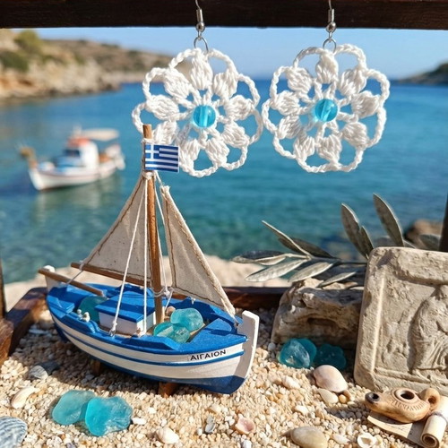 Handmade Crochet Daisy Earrings new, white and turquoise