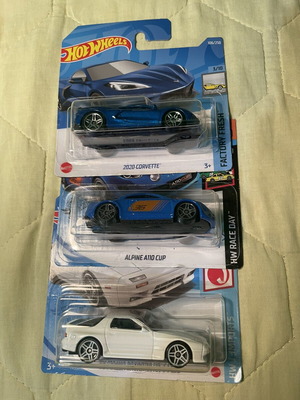 Hot Wheels toy cars, set of 3, new sealed