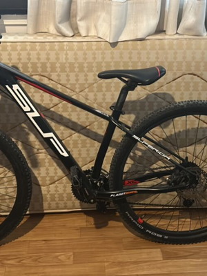 Superior mountain bike like new, 29 inch, disc brakes, foldable