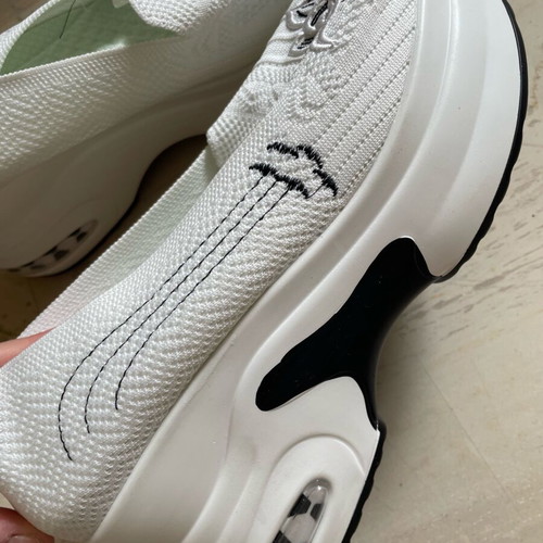 Chunky sneakers with embroidery like new, soft insole