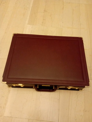 Leather Briefcase Nivella like new, brown, 48x34x11cm