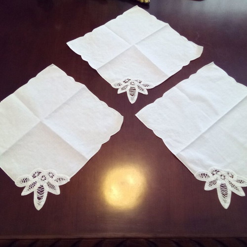 Set of three napkins like new, 26×26 cm