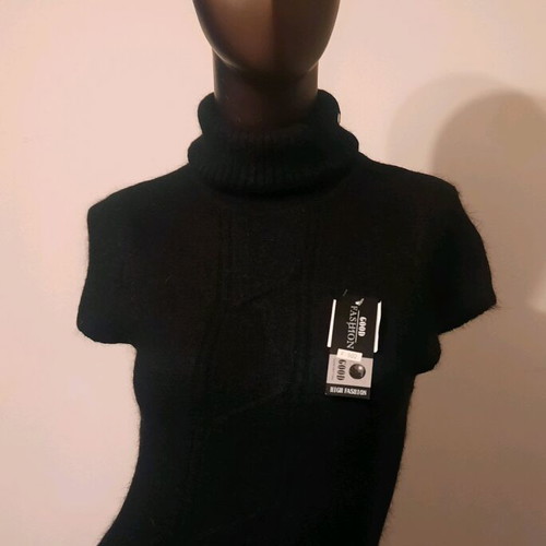 Women's polo blouse with short sleeves used, size M