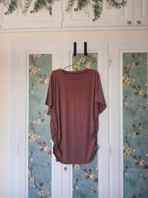 Shein Curve blouse with side ruching 3XL like new, faded apple