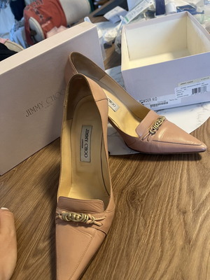 Jimmy Choo pumps like new, beige, size 39.5 with box and bag