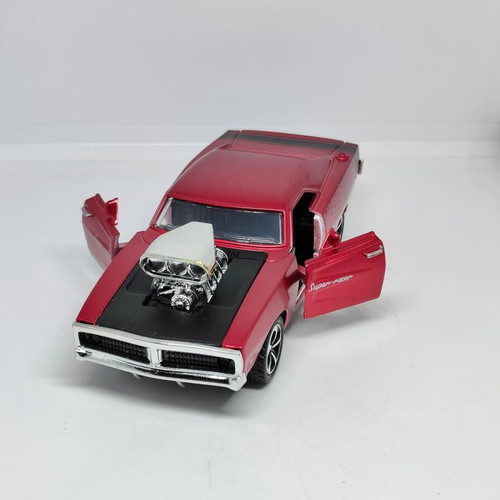 Hot Engine Classic Retro Garage Car Dodge Charger 1:32 red metallic like new