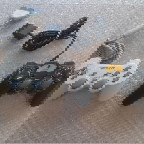 2 τεμαχια μαζι για sony playstation 1 ( ps1 ) χειριστηρια για ανταλλακτικα πακετο μαζι
