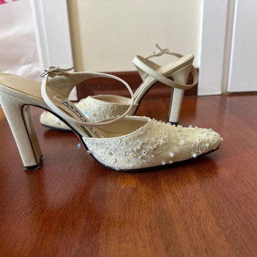 Loukia heels used 37 cream/green with handmade beads