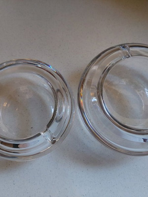 Morava crystal ashtrays new