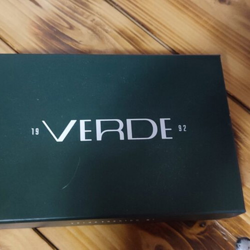 Verde red leather wallet, worn front and broken zipper