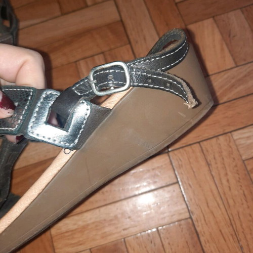 Leather sandals used size 36 black and silver