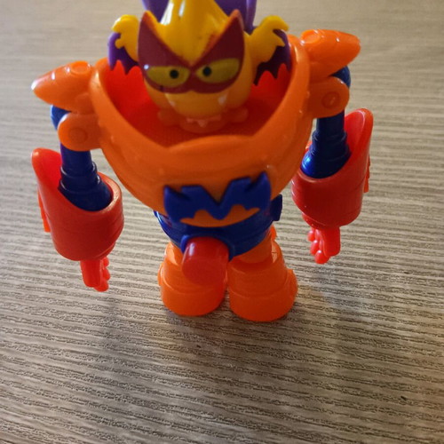 Super Zings pack of 12 like new