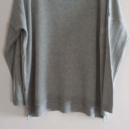 Italian knit sweater, soft grey, V-neck, size M-L