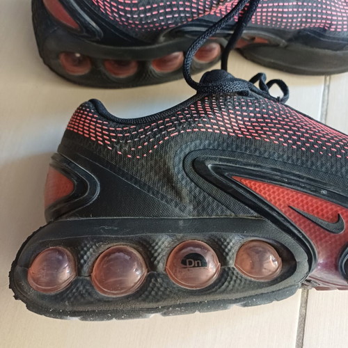 Nike Air Max DN ES sneakers, black and red, size 46, like new