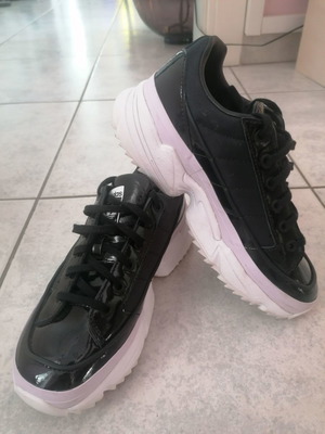Sneakers Adidas μαύρα σαν καινούργια, μέγεθος 38
