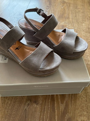 Tamaris suede sandals like new, gray, size 39
