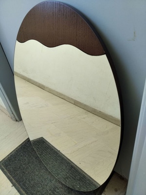 Καθρέπτης οβάλ σε MDT καινούργιος, άριστης κατασκευής 60x80 εκ