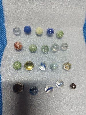 Set of 20 marbles like new