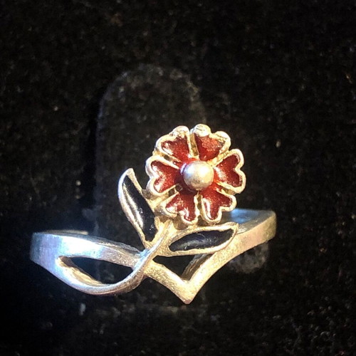 Silver ring with flower made of 900 silver
