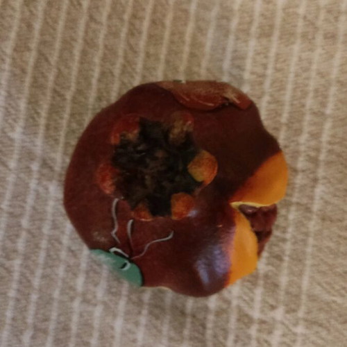 Ceramic pomegranate hand-painted, like new