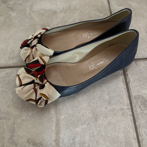 Ballerinas used size 37 dark blue with bow