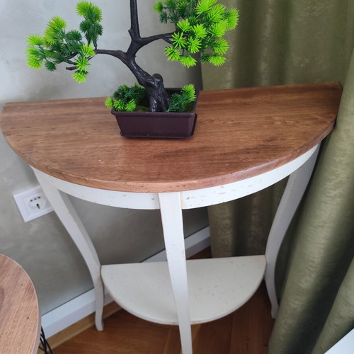 Corner table like new