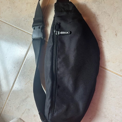 Adidas waist bag like new, adjustable size, black