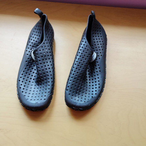Children's black rubber shoes size 36 new beach shoes