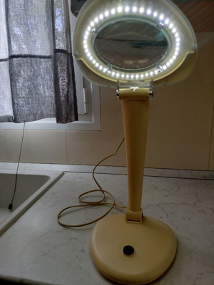 Table magnifying glass used, missing cap