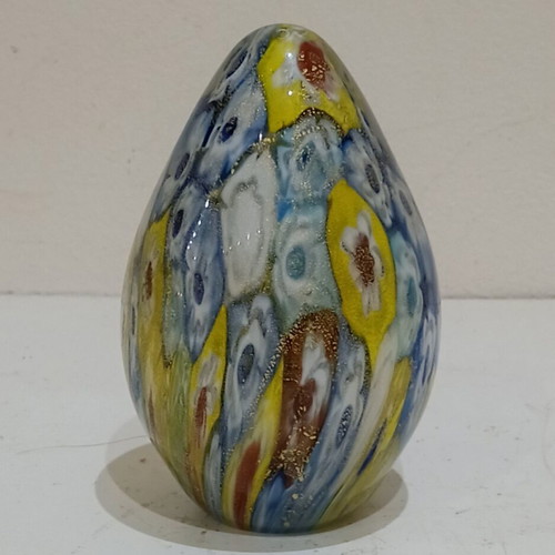 Mourano paperweight egg shaped like new with Millefiori technique