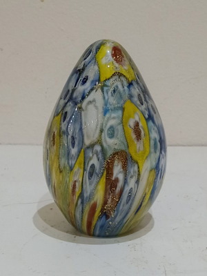 Mourano paperweight egg shaped like new with Millefiori technique