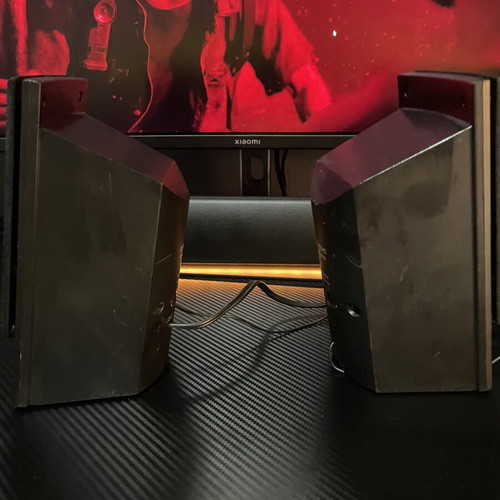 Creative SBS270 floor speakers like new