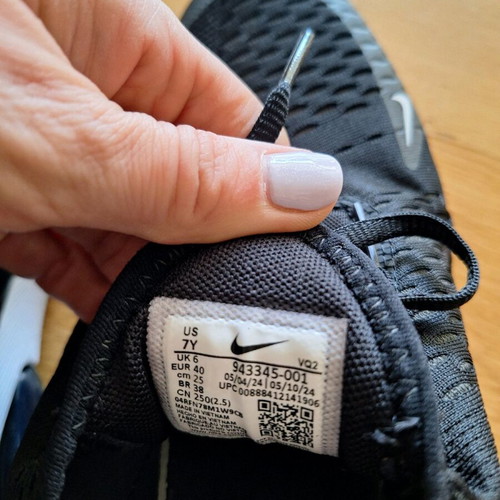 Nike Air Max 270 kids shoes like new, black and white, size 40