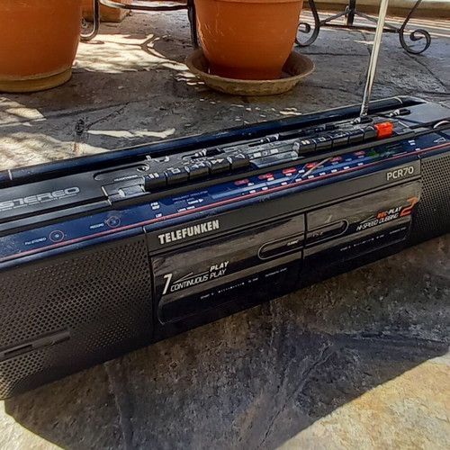 Vintage radio cassette like new