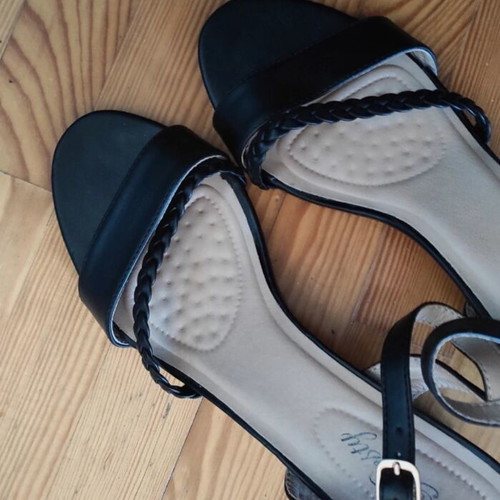 Black sandals size 40 like new