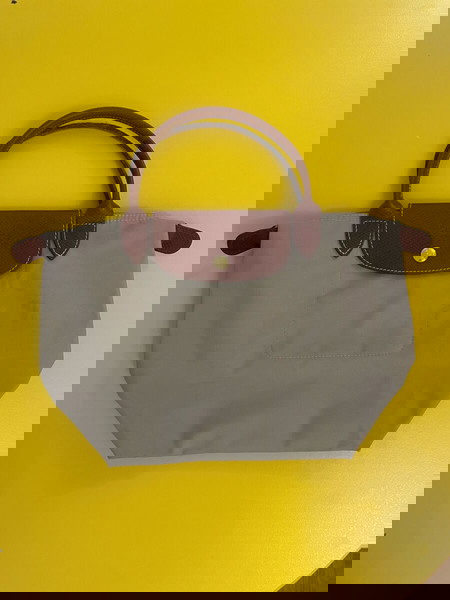 ΤΕΛΙΚΗ ΤΙΜΗ Longchamp τσάντα μπεζ σε άριστη κατσταση ΑΘΙΚΤΗ