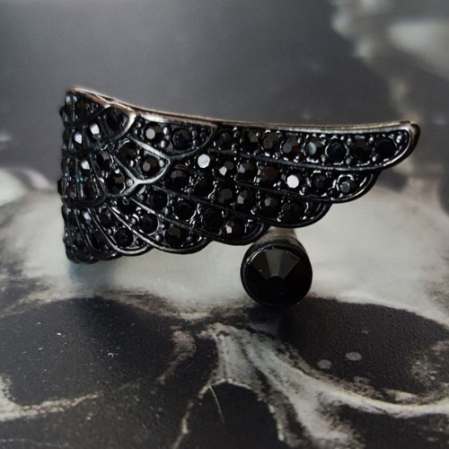 Gothic black wing ring with strass, new