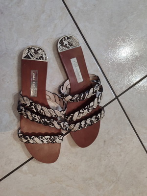 Zara πέδιλα snake skin μέγεθος 41 μεταχειρισμένα, μαύρο και άσπρο