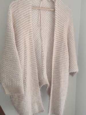 Ζακέτα μεταχειρισμένη beige Bershka small με χνουδωτή πλέξη