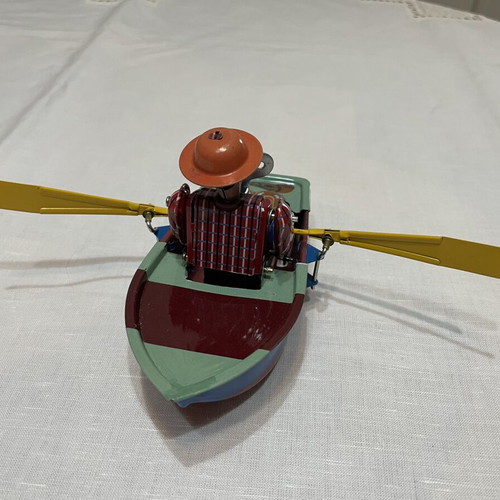Vintage Wind-Up Boatman Toy like new, Chinese made