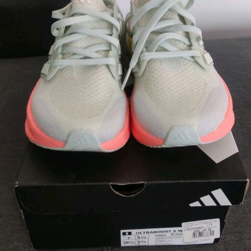 Adidas Ultraboost sneakers like new