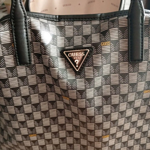 Guess large women's shoulder bag