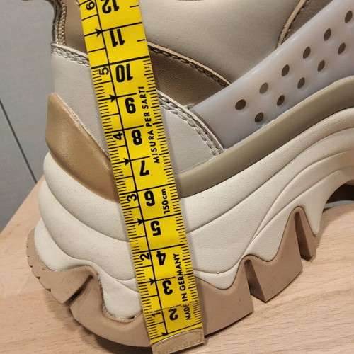 Buffalo sneaker like new, size 41, beige