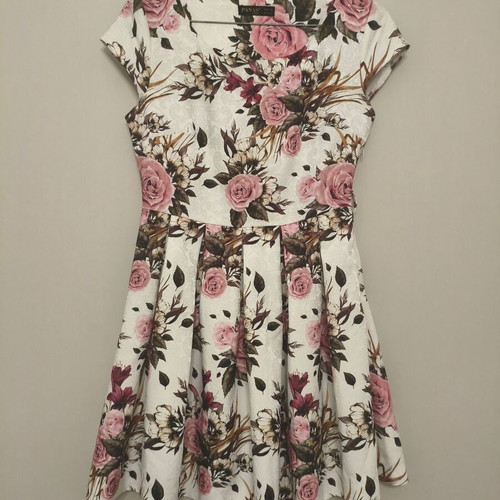 Floral dress with fitted waist, size S